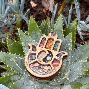Hamsa Yinyang Gemstones